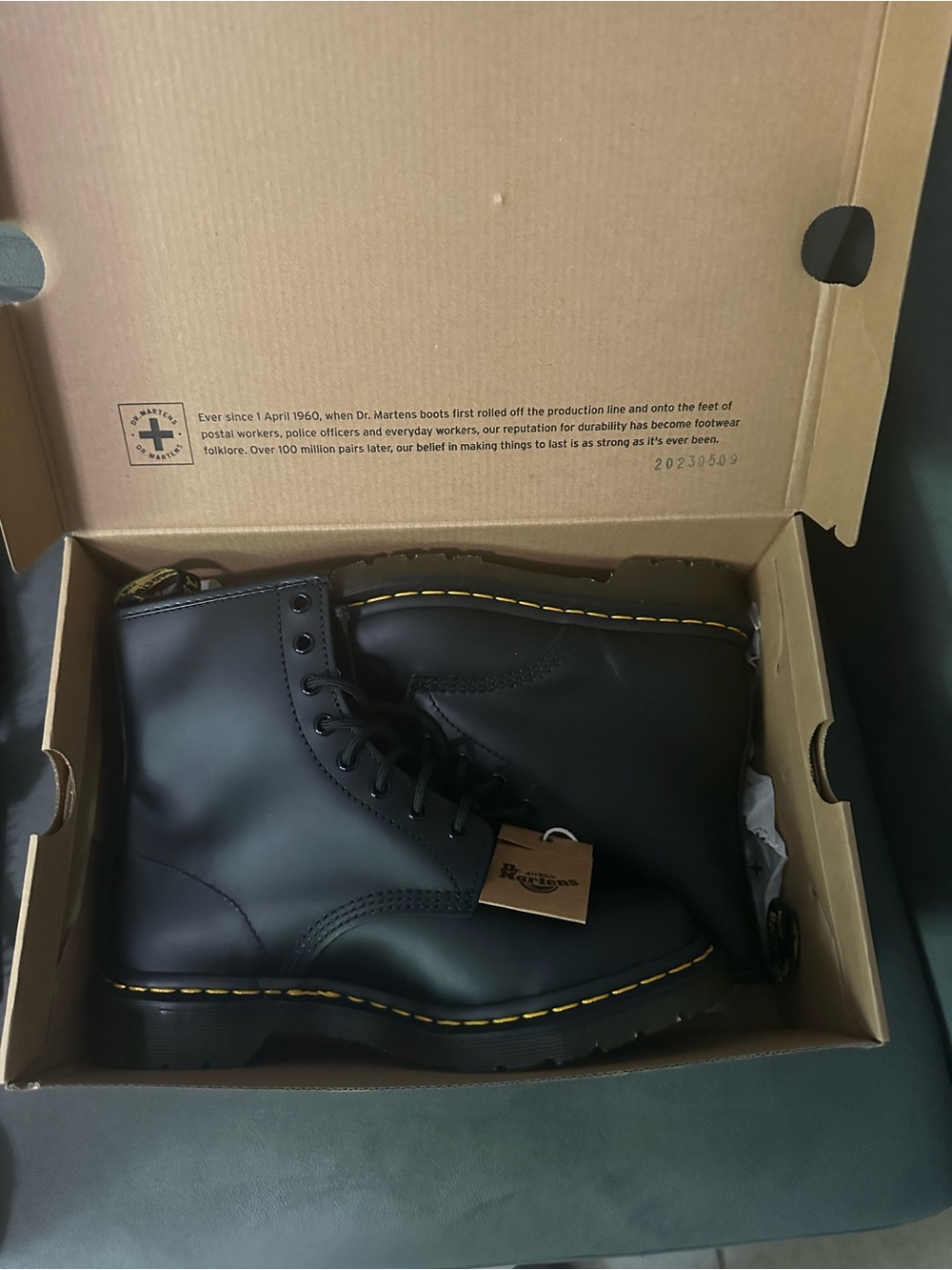 NIB Dr. Martens Women’s 1460 Smooth Black Leather Boots